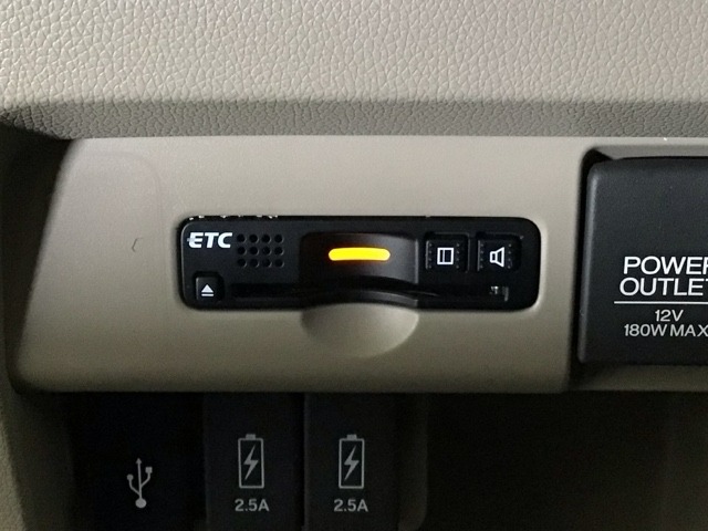 【ETC車載器】もはや必須アイテムのETCを搭載！高速道路のご利用時にとても便利！わずらわしい料金所での現金支払いが不要となりスムーズに通過できます♪