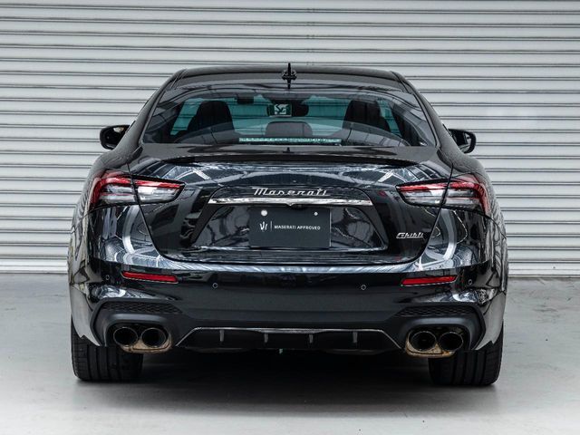もちろんサラウンドビューモニター+パークセンサーを搭載。駐車時の不安を軽減。