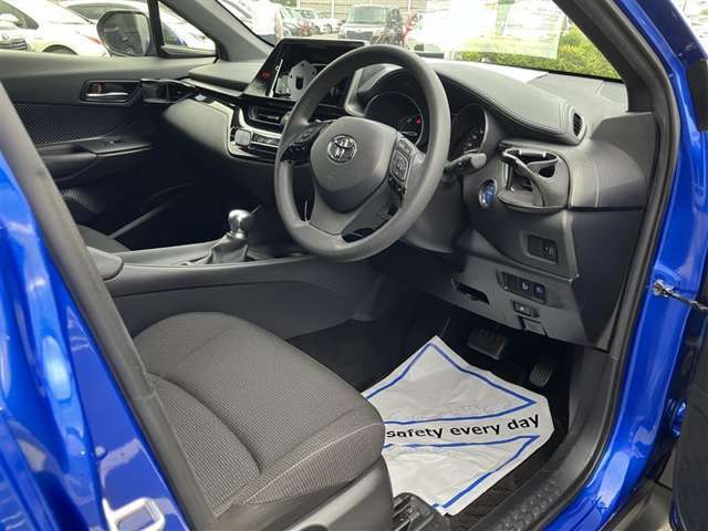 トヨタ認定中古車には【ロングラン保証】が付帯されますので買ってからも安心です。