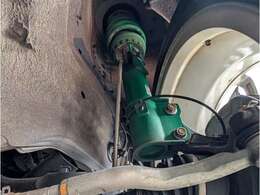 テイン車高調装備で程よくローダウンでカーブも安定です！！純正足廻りもございます！！