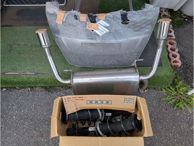 純正足廻り、グリル、マフラーございます！！