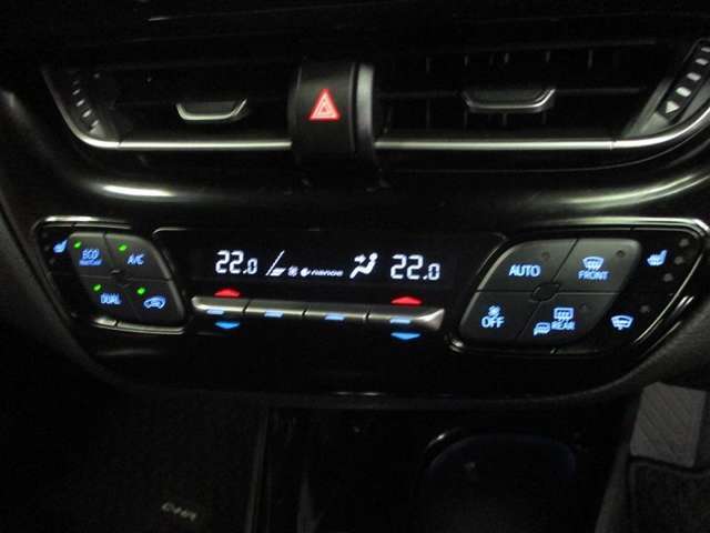 運転席と助手席に独立した温度コントロールを提供、いつでも快適空間をお楽しみいただけます