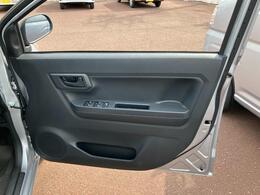 静岡ダイハツの中古車は、展示前に徹底した洗車や室内清掃を実施しております。