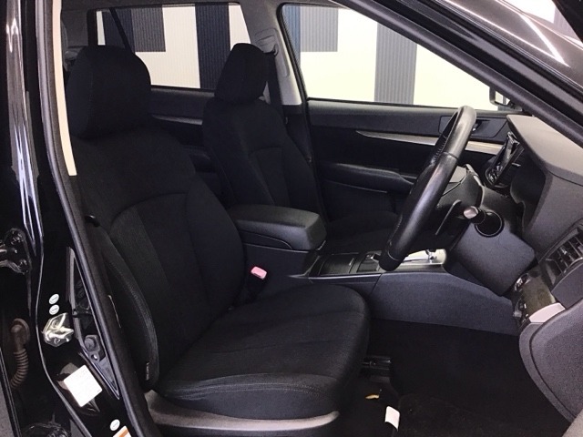車内は徹底的にクリーニングされているので、快適にお乗りいただけます。