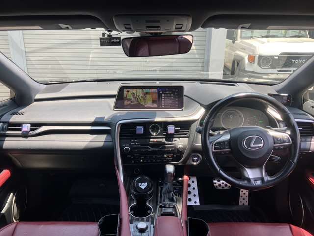 納車前には内装・外装綺麗にさせて頂きます！ぜひ現車確認をお願いいたします！お電話は072-284-8233まで！