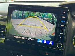 【バックカメラ】駐車時に後方がリアルタイム映像で確認できます。大型商業施設や立体駐車場での駐車時や、夜間のバック時に大活躍！運転スキルに関わらず、今や必須となった装備のひとつです！