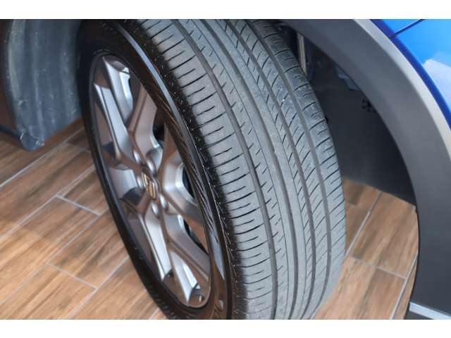 【タイヤ】タイヤの状態は写真の通りです。溝の深さなども是非、写真でご確認ください！