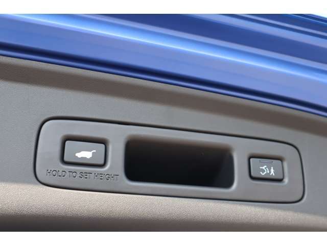 【パワーテールゲート 】ボタンひとつで楽々開閉！予約クローズ機能も付いています！