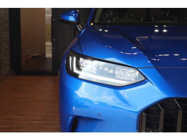 【フルLEDヘッドライト】デイライトは、昼間でも車の存在を周囲に知らせ、安全性を高めることができます！