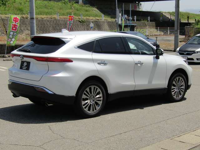 全国でも珍しいオートバックスに併設した富山の車販売・車買取の専門店です。新車・中古車・登録済未使用車などなんでもOK！当店のスタッフはカー用品の知識、クルマの知識も豊富ですのでお気軽にお声がけください。