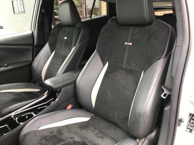 展示車両は、展示前に外装はもちろんの事、内装も隅々まで清掃を行い清潔で快適にご覧いただけるように展示しております☆ご成約時には、外装、内装をチェックして洗車、清掃を行いお客様へ納車いたします。