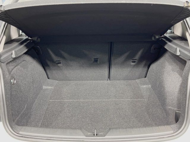 ●トランクルーム：趣味が広がる収容スペース！これだけの広さがあればお買い物やレジャーなどにも最適です！使用感も少なくきれいな状態を維持しております。