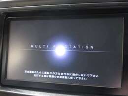 お出かけに嬉しい、純正7inchナビ（フルセグ地デジTV）付です♪