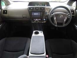 黒を基調としたブラックインテリアで、スポーティーな高級感ある内装に仕上がっております！