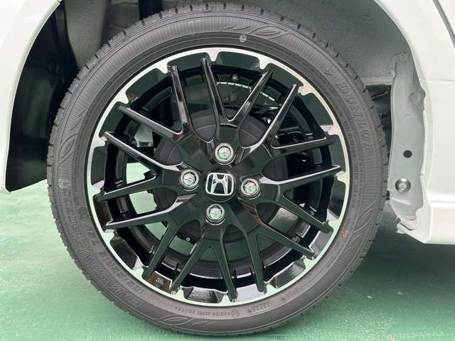 ★全国陸送費定額キャンペーンも実施中！★全国何処でも陸送会社がご自宅までお車をしっかりとお届します！陸送費につきましてはお気軽にお問合せください！※納車時ご来店いただければ、納車費用はかかりません！