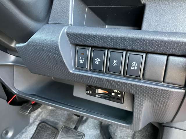 認定整備工場完備！　納車整備からアフターフォローまでお任せください　車検整備、ETC等の用品取付もお任せください