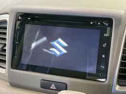 【メーカー純正ナビ】インテリアに溶け込むスタイリッシュな「専用設計」メーカーナビを装備♪視認性や操作性など基本性能にも優れ、より上質なカーライフをお楽しみいただけます。