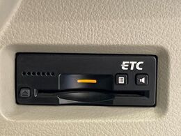 【ETC】高速道路の料金所をストレスなく通過！話題のスポットやサービスエリアに多い「スマートIC」利用時は必須のアイテムです。当店でセットアップを実施、ご納車当日からすぐにご利用いただけます！
