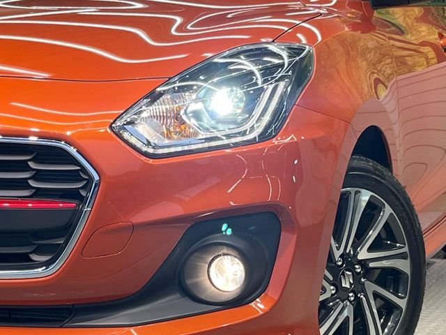 【LEDヘッドライト】悪天候や夜間走行時も良好な視界を確保し安心して運転できる高輝度LEDヘッドライトを装備！点灯速度が早く、消費電力も抑えられています。