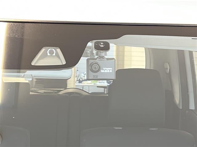 【任意保険の取扱】各社任意保険の取扱もございます。万が一の等級ダウン事故が発生した場合にも契約時に定めた保険料が変わらない3年長期契約も取り扱います。お客様のご要望、用途に応じてお見積もりも致します。