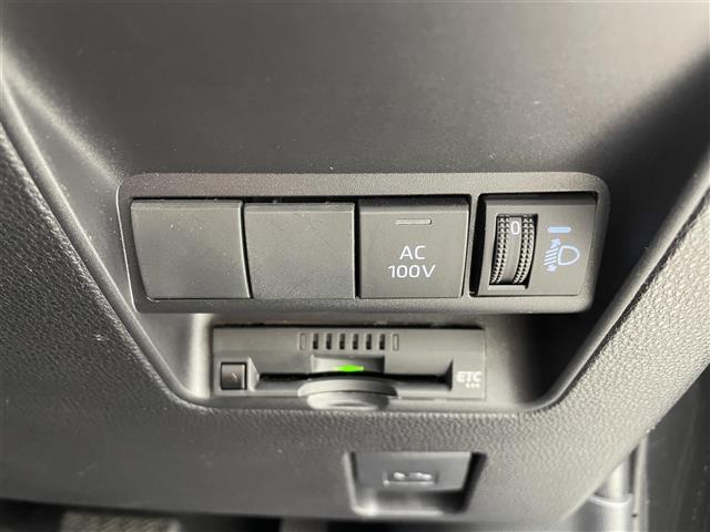 【ETC】有料道路を利用する際に料金所で停止することなく通過できる、ETC車載器（ノンストップ自動料金収受システム機器）が装備されています。セットアップを行うことで利用可能になります。