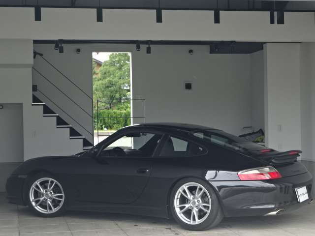 911カレラ ティプトロニックS 左H　　正規ディラー車ブラックレザー　フロア5速オートマチック　3600cc　エンジ機関良好
