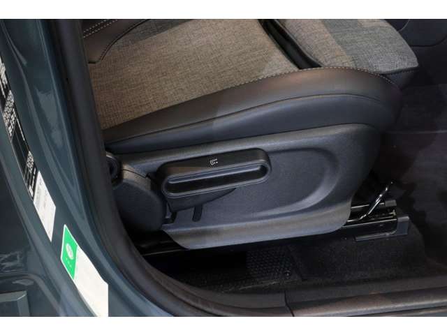 お車や各種ファイナンスプログラム、保証プログラム、お客様お一人お一人に最適なご案内をさせて頂けるよう準備してスタッフ一同お待ち申し上げております。