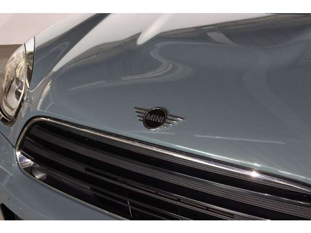 HDDナビゲーション　ミュージックサーバー　スマートキー　衝突軽減＆歩行者検知ブレーキ　車線逸脱警告　バックカメラ　コーナーセンサー　LEDヘッドライト　MINI正規ディーラー認定中古車