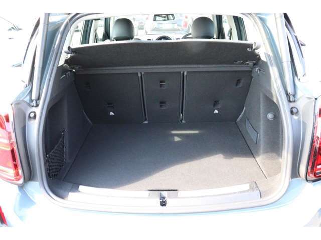 日本全国提携の行政書士事務所がございます。ご遠方のお客様の場合でも車庫証明手続きなど賜ることが可能です。近隣ディーラーでお買い求めいただく場合と差異が無いよう努めさせて頂きます。