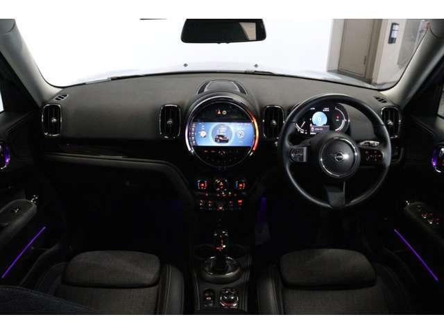 ご納車後は、日本全国のMINI正規ディーラーにて保証整備、一般整備、点検整備、車検整備をお受けいただけますのでご安心下さい。