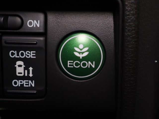 ECONスイッチの効果とあなたの運転で、クルマと力をあわせ「燃費向上＝ガソリン代の節約＝CO2 削減」のチャレンジをお楽しみください