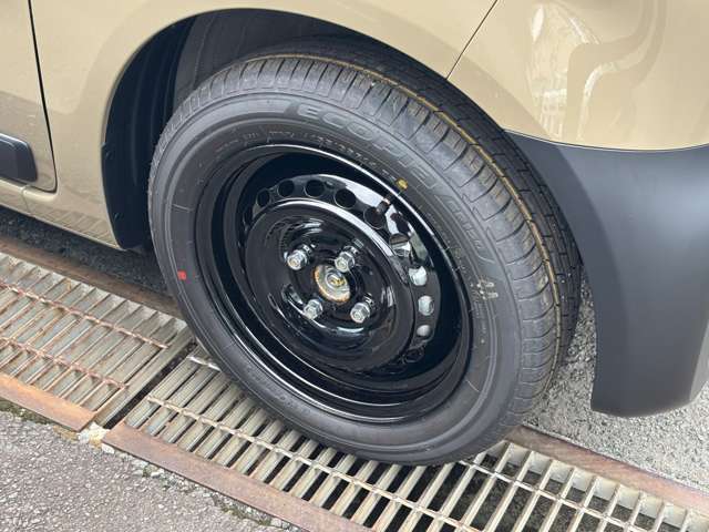 展示車両に関しましても、全ての取り扱いの車に対して厳しくチェックしております。