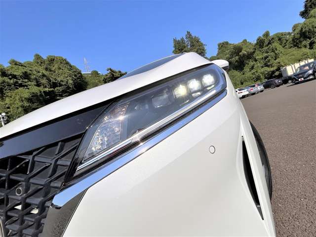 「LEDヘッドライト」　明るい！省電力！長寿命！暗い夜道も安全に運転できますね♪