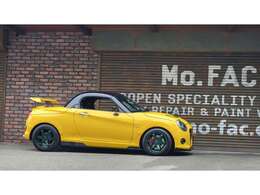 外装はフェイクエイトFリップ、LCK619サイドエアロ、Jworksリアウイングにオリジナルカットのボンネットフード＆リアバンパー、Hライトは殻割りブラックアウトしてます