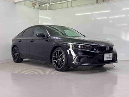 令和5年式のシビックハイブリッドデモカー入庫！！純正ナビ！！バックモニター！！フロント左右シートヒータ！！障害物センサー！！ETC2.0！！BOSEスピーカー！！純正アルミホイール！！ワイヤレス充電器