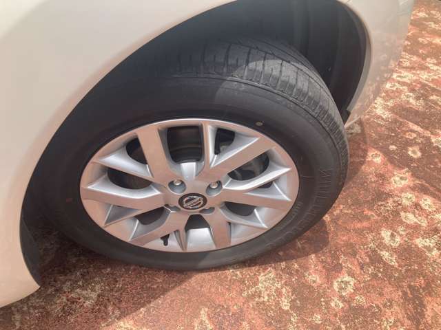 185/65R15タイヤとアルミホイル付き！冬タイヤは別途ご用意が必要です。ぜひご相談ください(^^♪