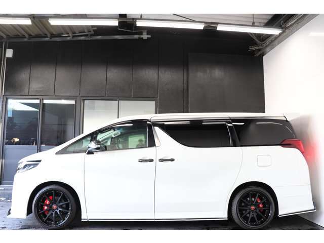 ■誰が見てもかっこいい車作りを目指します。お車の事なら、何でもお気軽にご相談下さい！各ドレスアップ系ホイール・タイヤ等のご注文も承っております。