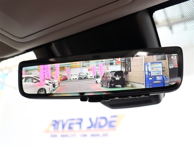 オートオークション会場より、ご希望のお車を一緒にお探し致します。