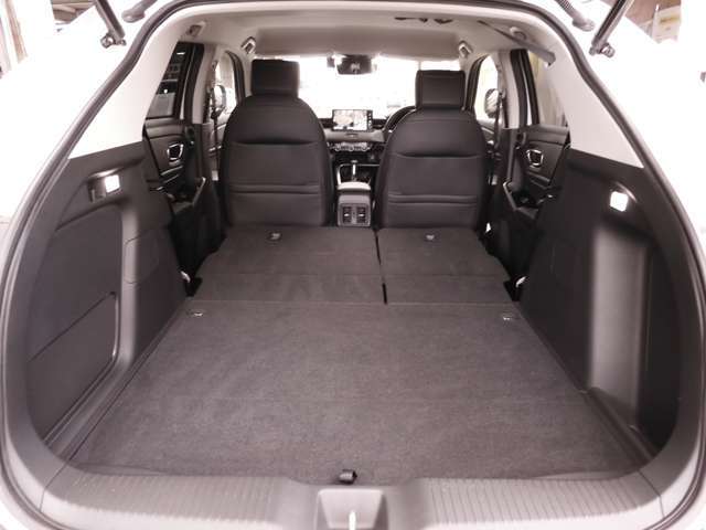 ◆リアシートを使用しない時はこの通り更に広々ラゲッジスペースの出来上がりです、たくさんの荷物が積み込み可能です！