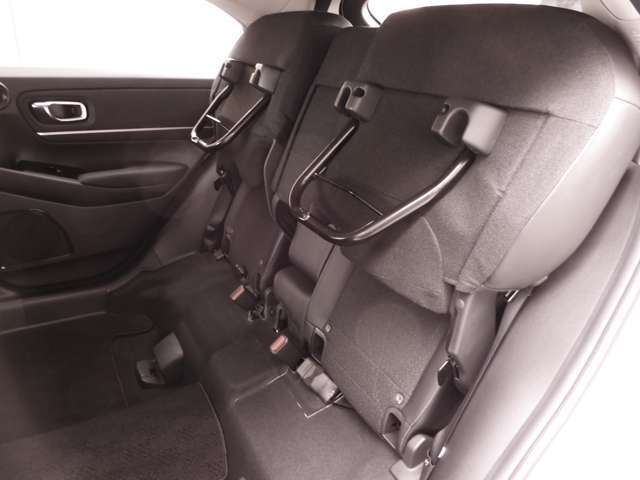 ◆チップアップ＆ダイブダウン機構付リアシート◆倒して、はね上げて。変化するシートで空間を乗る人に合わせて有効に使えます！