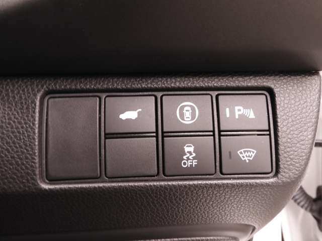 ◆障害物センサー◆車庫入れの時などに近くに障害物がある場合、障害物までの距離を音で知らせてくれます。