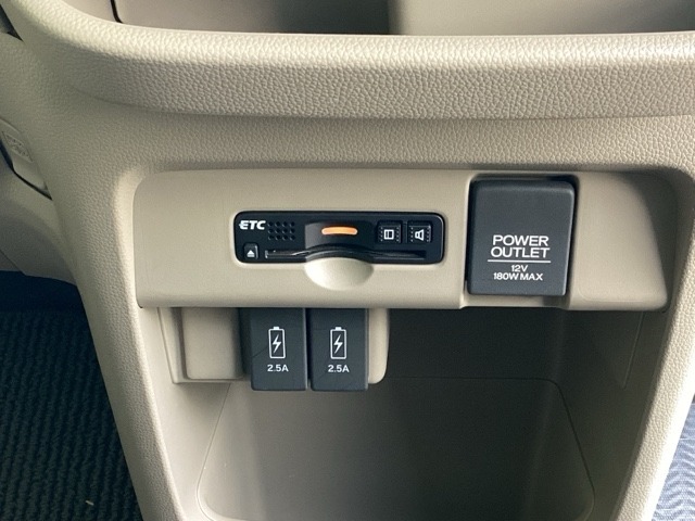 ETC付いてます。ETCが使用可能な道路通行料はキャッシュレスでスマートに走行できます。再セットアップして納車致します。