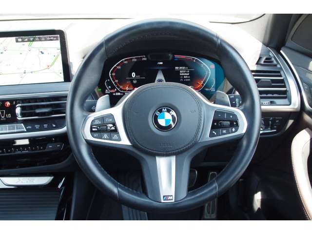 LIBERALAは、輸入車選びの新たなスタイルを提案するインポート・セレクト・ブランドです。オーナー様となる方がクルマから直接感じる感性を第一にした、最良の一台との出会いをコーディネートいたします。