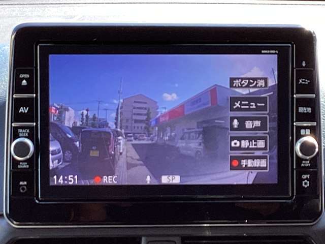 ドライブレコーダー映像をナビ画面で確認できます。