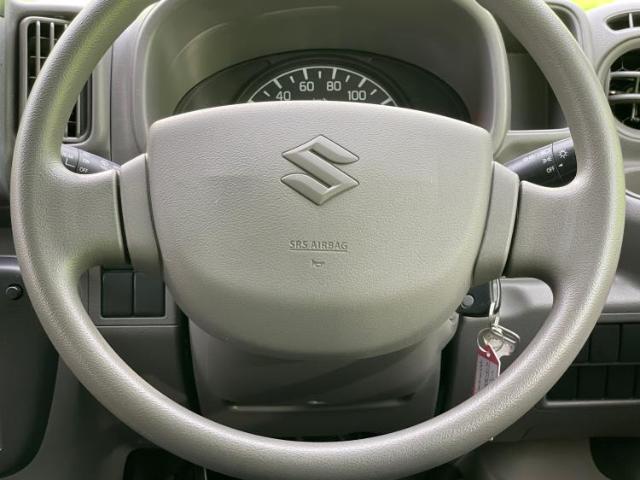 WECARSの展示場では実際に見て、触ってお車をお選びいただけます！知識の豊富な営業スタッフが様々なカーライフをご提案いたします！