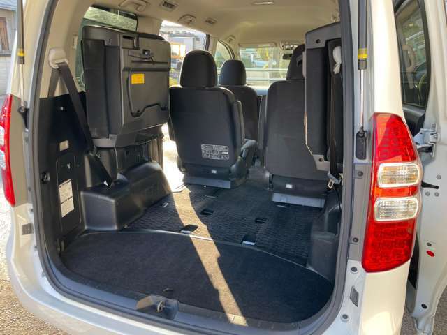 3列目シート格納時です、荷室は広いです♪