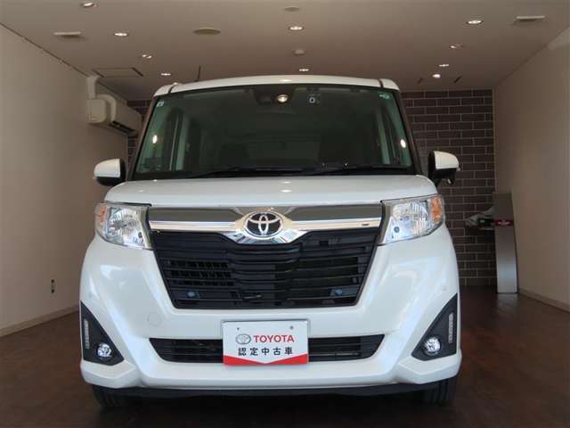 両側パワースライドドア付きだから、狭い駐車スペースなどでの 乗り降りラクラク！小さなお子さまのいるご家庭には嬉しい装備。