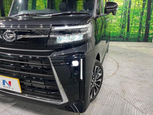 【LEDヘッドライト】悪天候や夜間走行時も良好な視界を確保し安心して運転できる高輝度LEDヘッドライトを装備！点灯速度が早く、消費電力も抑えられています。