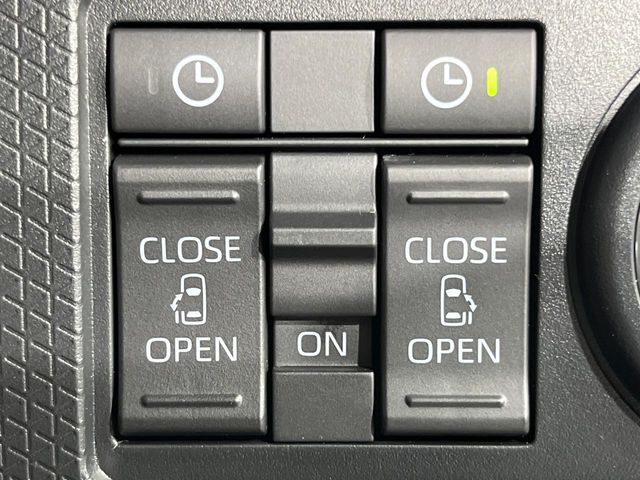 【両側パワースライドドア】スマートキーや運転席のスイッチで後席両側スライドドアの開閉が可能♪電動だから力を入れてドアを開ける必要が無く、小さなお子様でも簡単に開け閉めでき快適です♪
