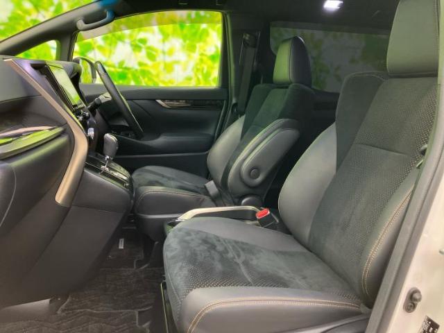 WECARSでは各商談席に大型モニターをご用意しております！見やすい大画面でゆったりと全国の在庫をご覧いただけます！是非ご来店お待ちしております！